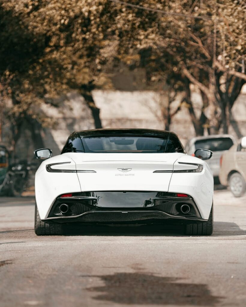 2020 MODEL ASTON MARTİN DBS COUPE
